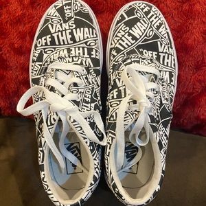 Vans (like new) women’s (size 6)